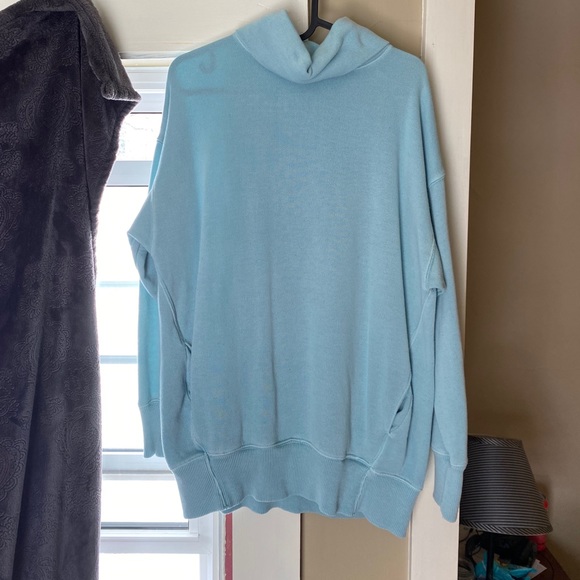 Aerie Turtleneck oversized sweatshirt - Picture 1 of 3